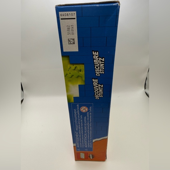 LEGO City The Knockdown Stunt Challenge 60341 Building Toy Set - Picture 2 of 4